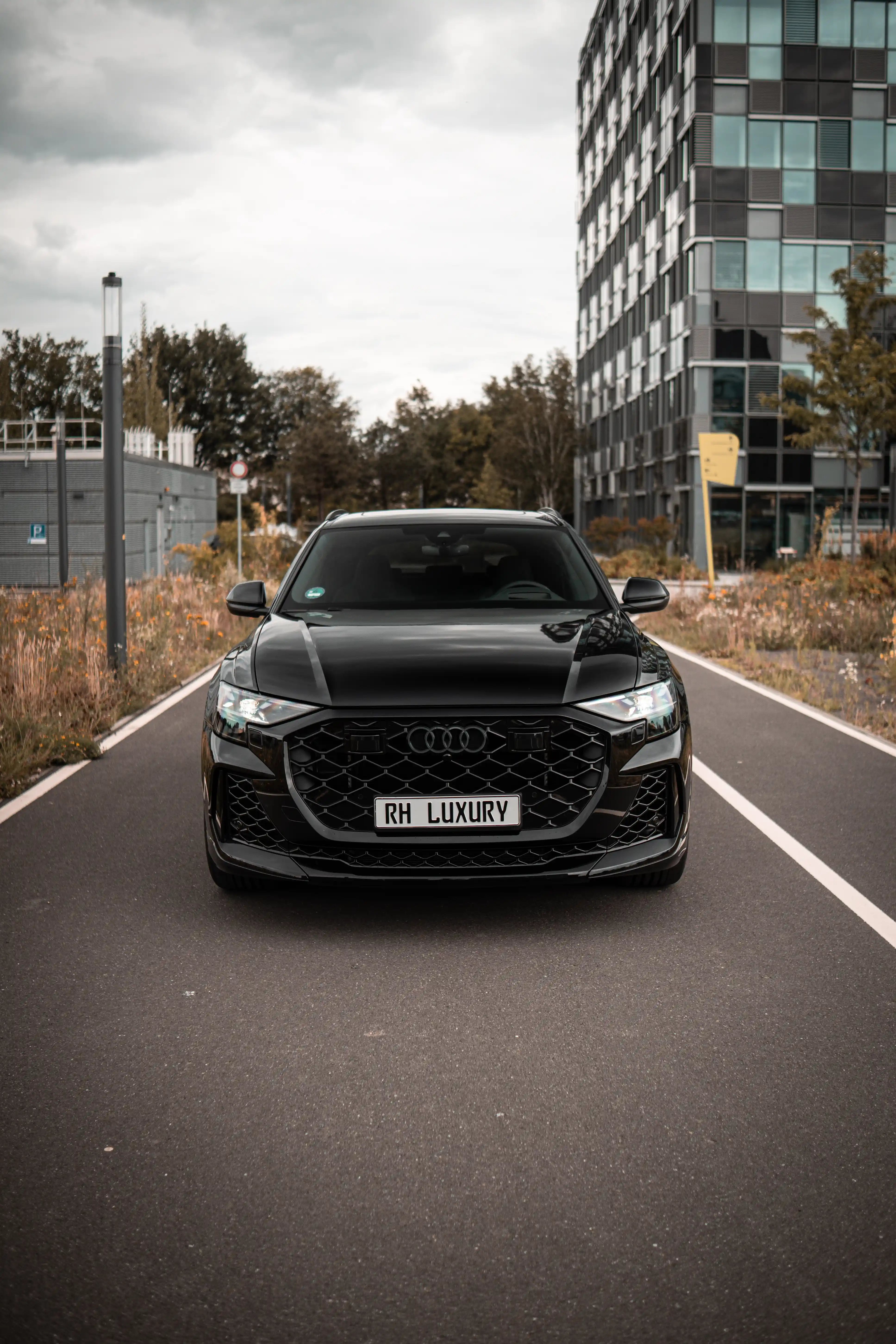 Audi RS Q8 Schwarz bei RH Luxury Rent